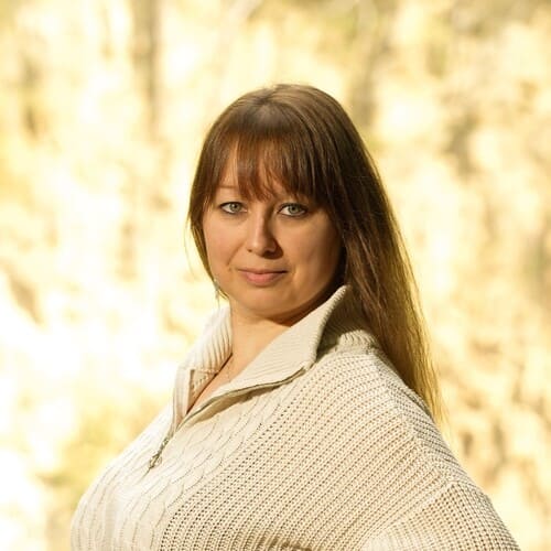 Portrait einer Frau im Seitenprofil